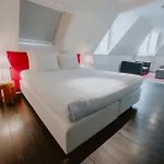 فندق Boutique Manna & Blue 4*