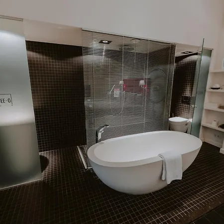 فندق Boutique Manna & Blue 4*