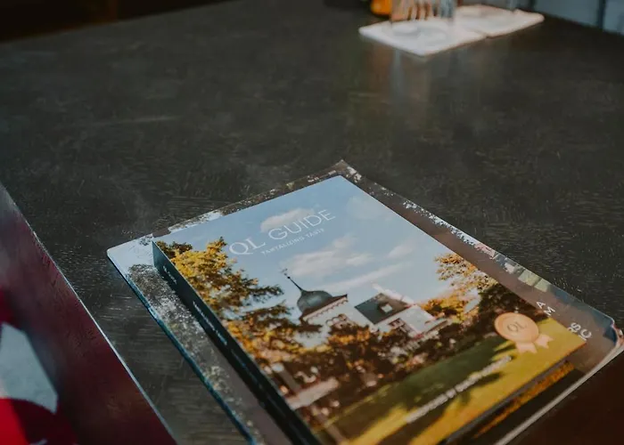 فندق Boutique Manna & Blue 4*